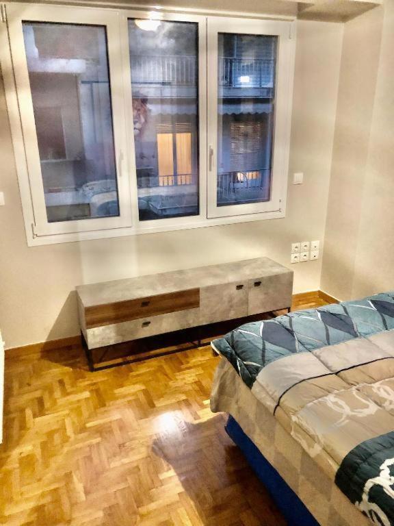 Economy Shared Apartment D In Central Афіни Екстер'єр фото
