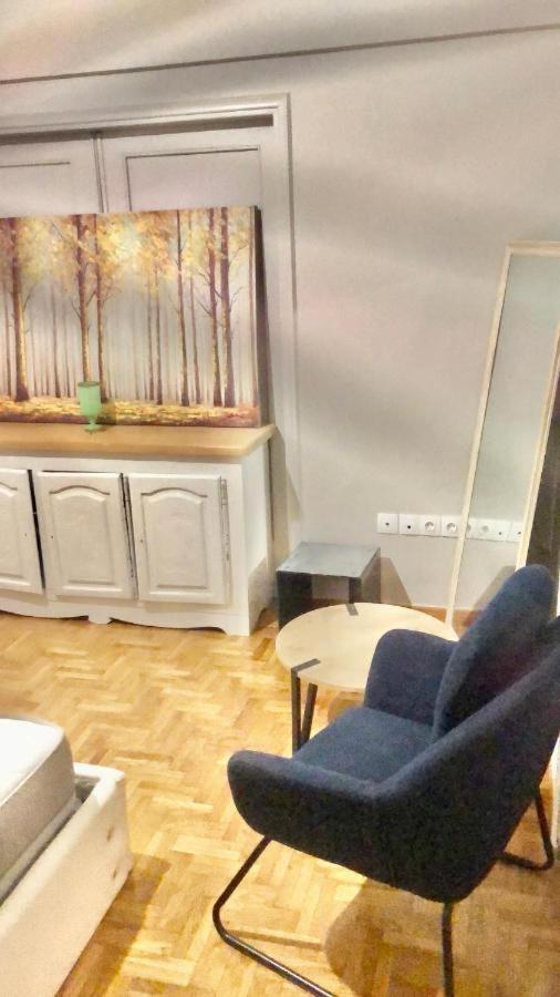 Economy Shared Apartment D In Central Афіни Екстер'єр фото